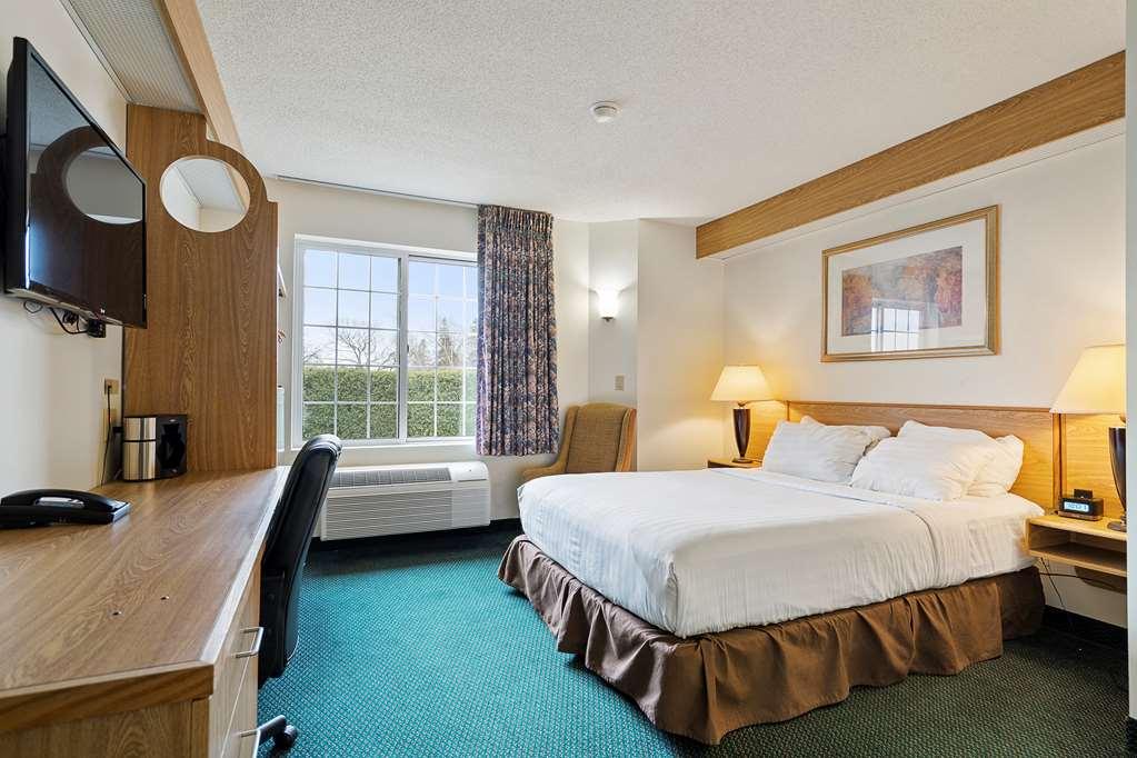 Charlevoix Inn & Suites Surestay Collection By Best Western Quarto foto