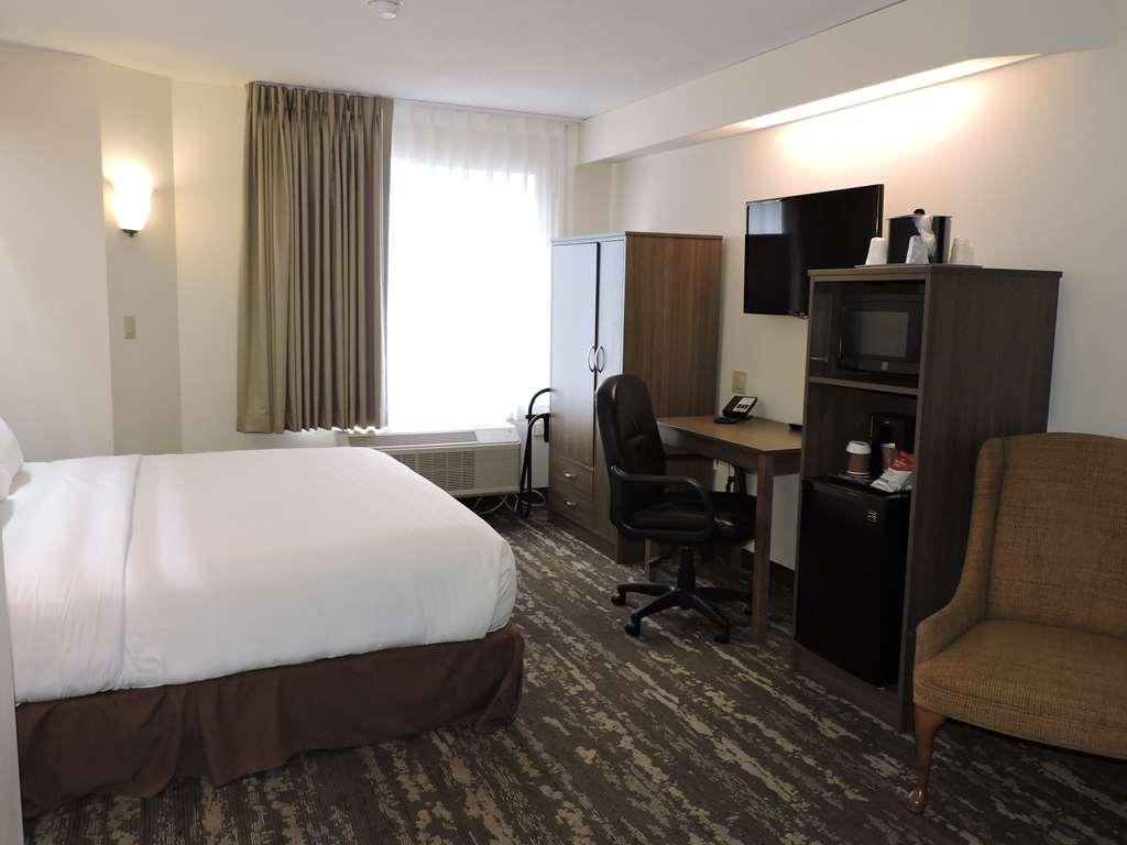 Charlevoix Inn & Suites Surestay Collection By Best Western Quarto foto